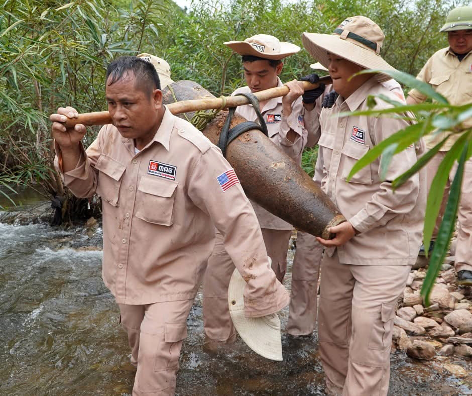 240kg unexploded bomb safely removed by MAG in Quang Tri